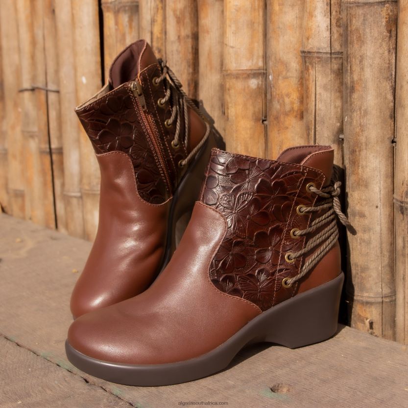 Stevee Cute Stuff Cocoa Boot 2VV46J277Alegria